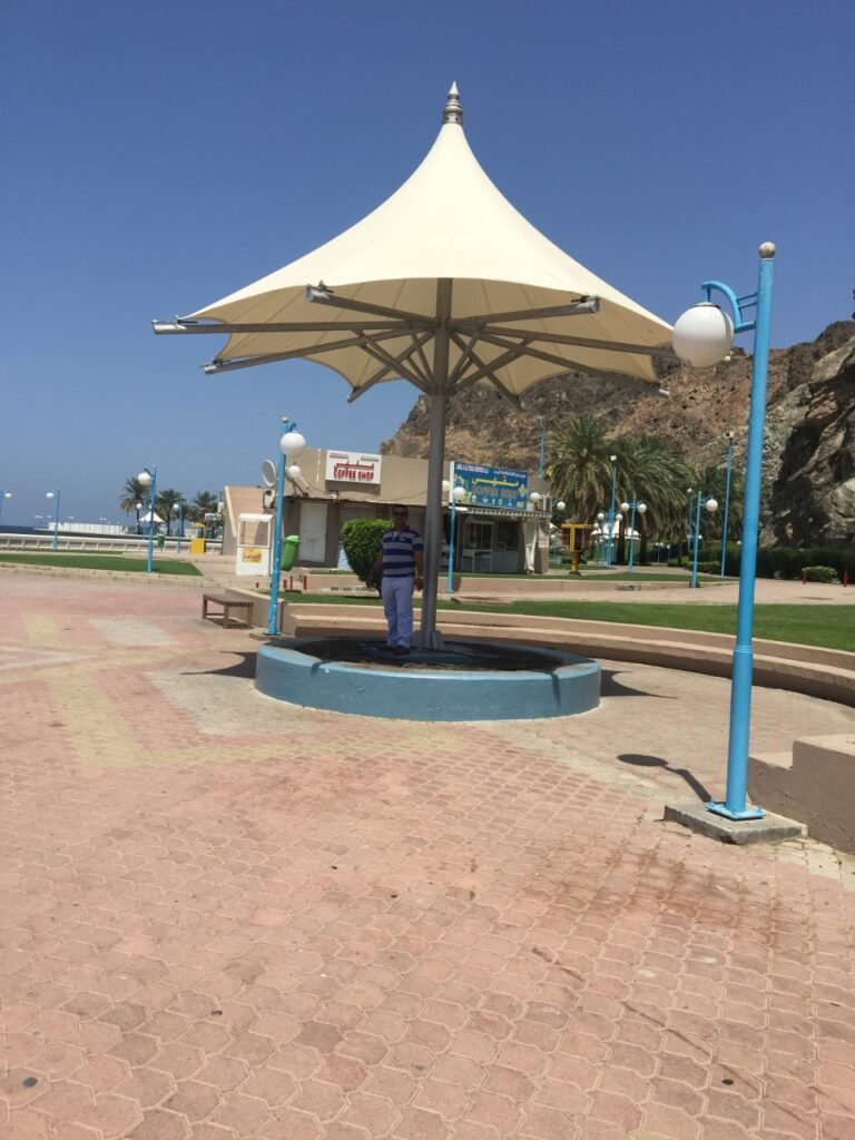 تركيب مظلات هرمية بالقطيف